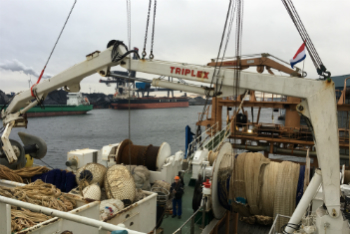 Reparatiewerkzaamheden in de scheepvaart aan laad- en loskranen